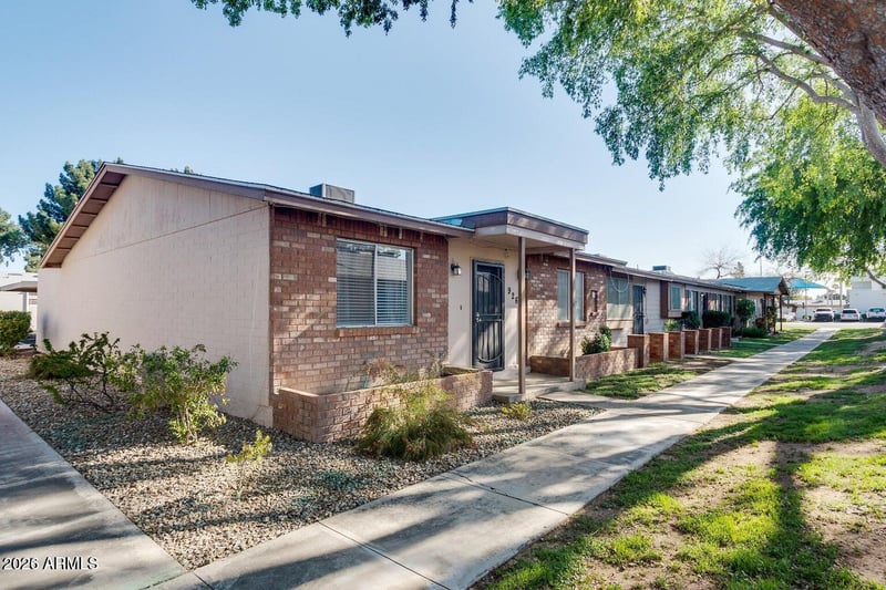 926 Date --, Mesa, AZ 85201