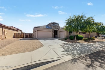 9267 W Denton Ln, Glendale, AZ 85305