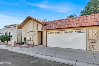 927 Charleston Ave, Phoenix, AZ 85022