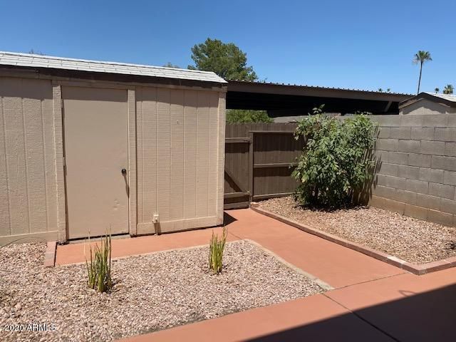 927 E Lodge Dr, Tempe, AZ 85283
