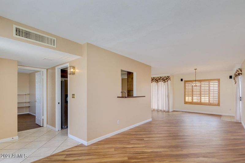 927 E Villa Rita Dr, Phoenix, AZ 85022