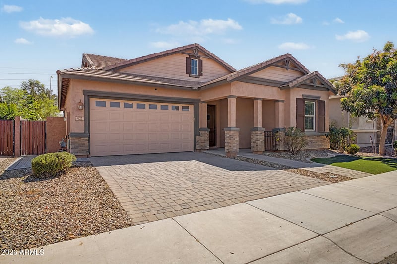 927 S Soho Ln, Chandler, AZ 85225