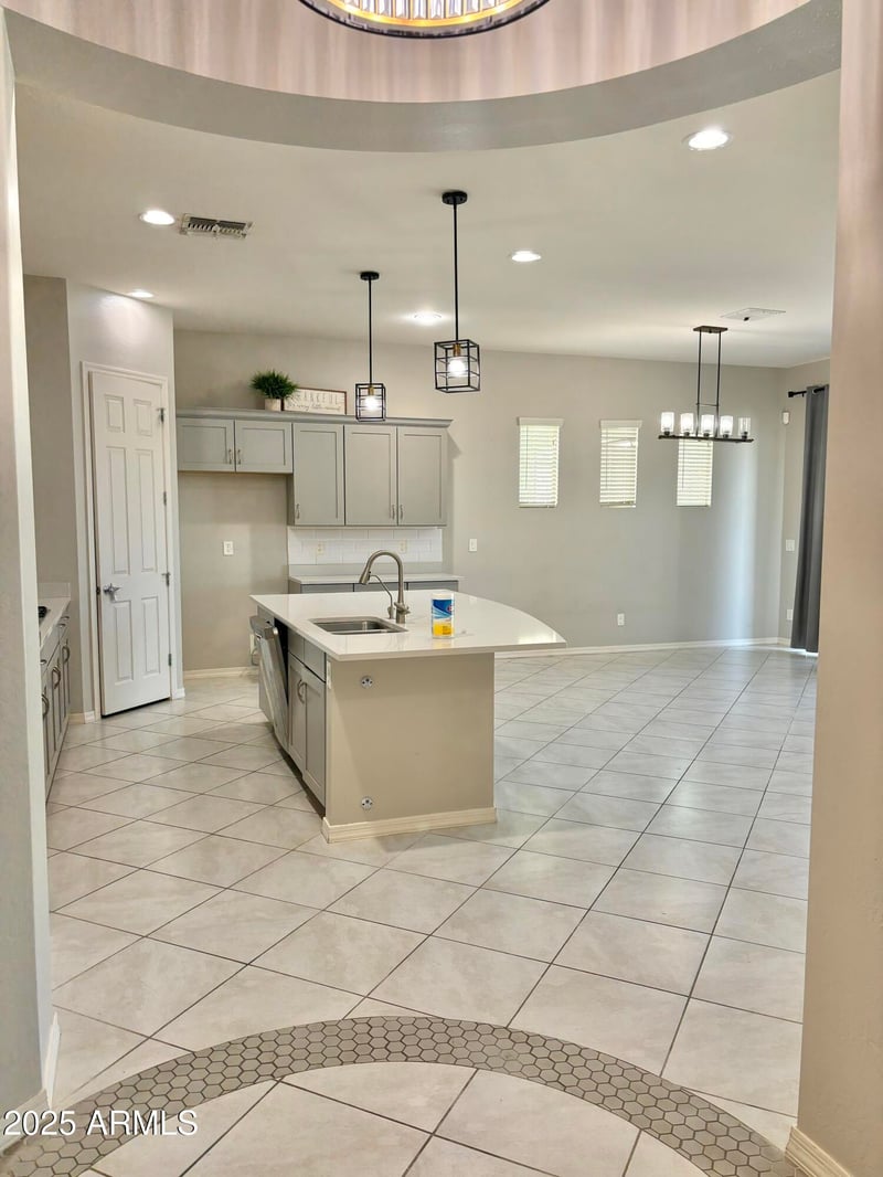 927 Soho Ln, Chandler, AZ 85225