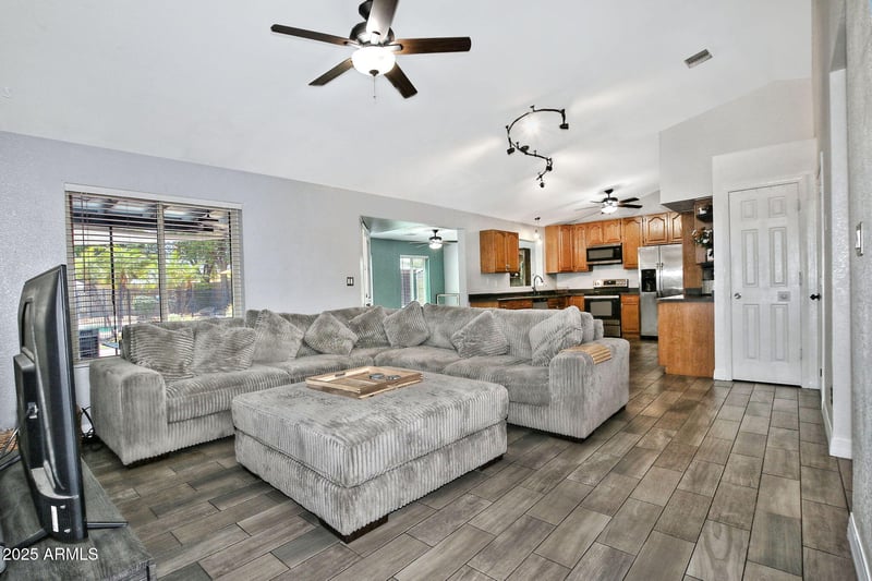 927 Somerset Cir, Mesa, AZ 85205