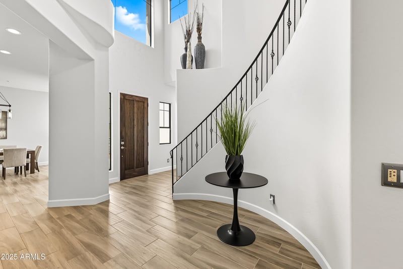 9270 Thompson Peak Pw #327, Scottsdale, AZ 85255