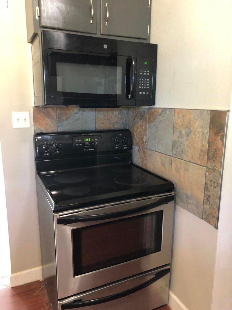 928 E Darrel Rd, Phoenix, AZ 85042