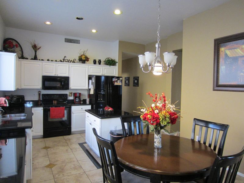 928 E Loma Vista St, Gilbert, AZ 85295