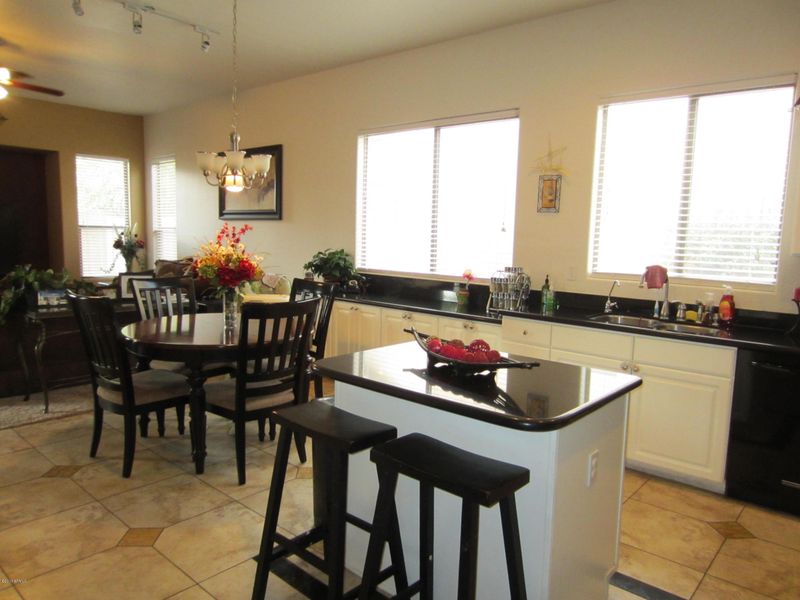 928 E Loma Vista St, Gilbert, AZ 85295