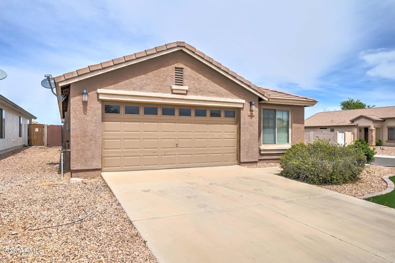 928 Desert Hills Dr, San Tan Valley, AZ 85143
