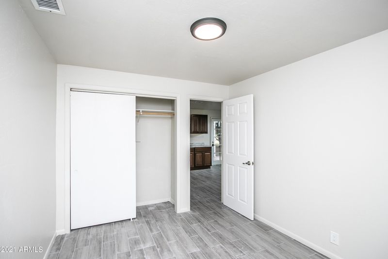 929 E Harwell Rd, Gilbert, AZ 85234
