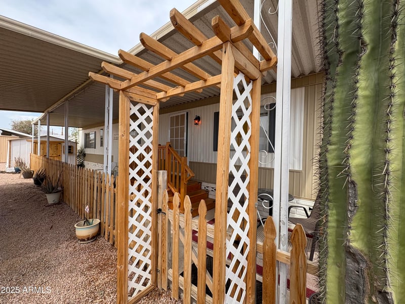 929 N Delaware Dr #25, Apache Junction, AZ 85120