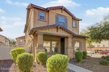 929 S Deerfield Ln, Gilbert, AZ 85296