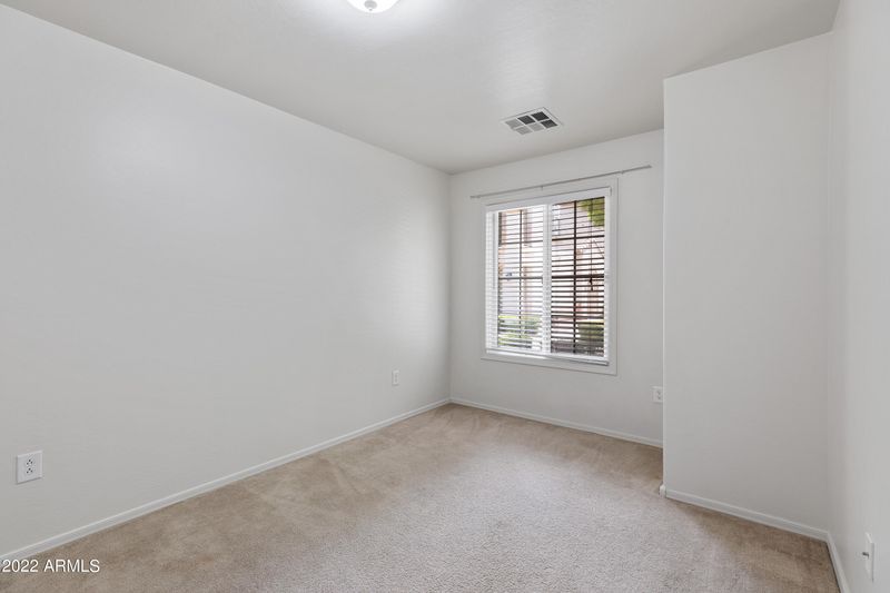 929 S Storment Ln, Gilbert, AZ 85296