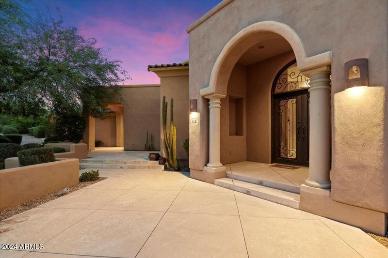 9290 E Thompson Peak Pw #113, Scottsdale, AZ 85255