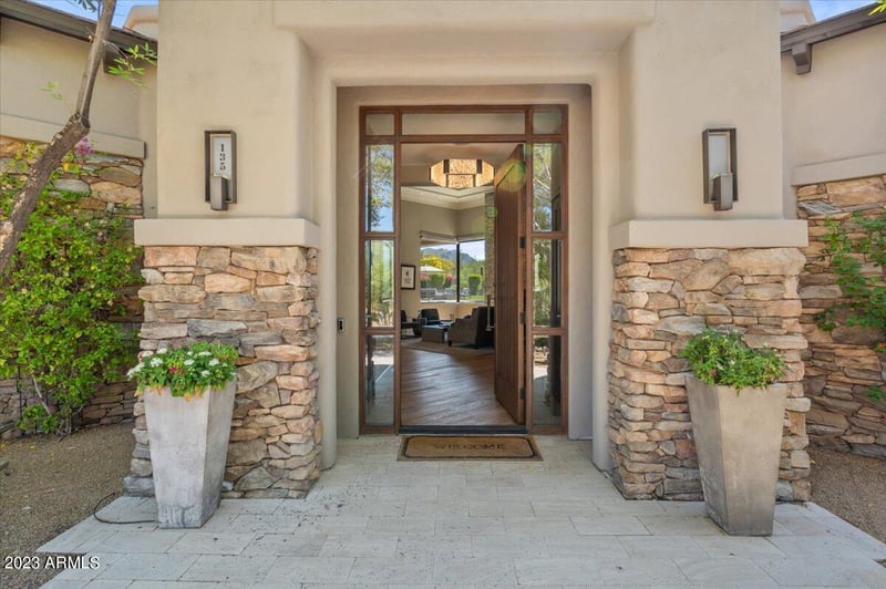 9290 E Thompson Peak Pw #135, Scottsdale, AZ 85255