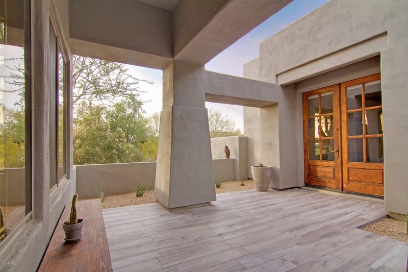 9290 E Thompson Peak Pw #240, Scottsdale, AZ 85255
