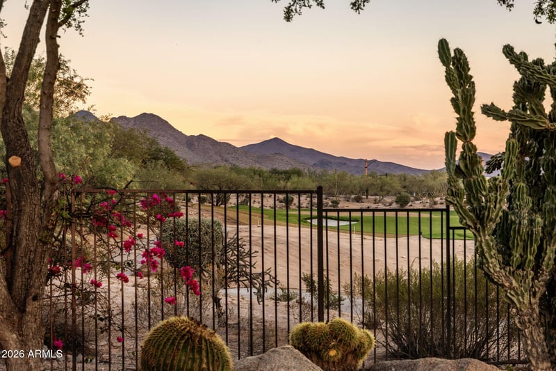 9290 Thompson Peak Pw #247, Scottsdale, AZ 85255