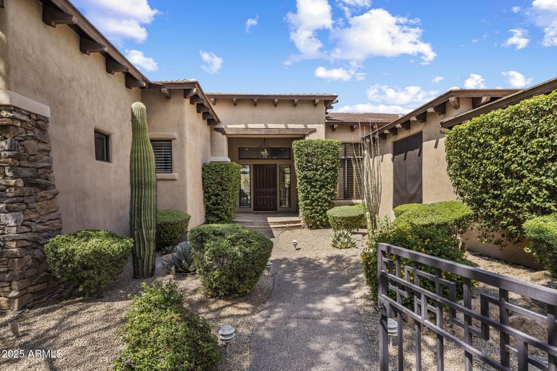 9290 Thompson Peak Pw #110, Scottsdale, AZ 85255