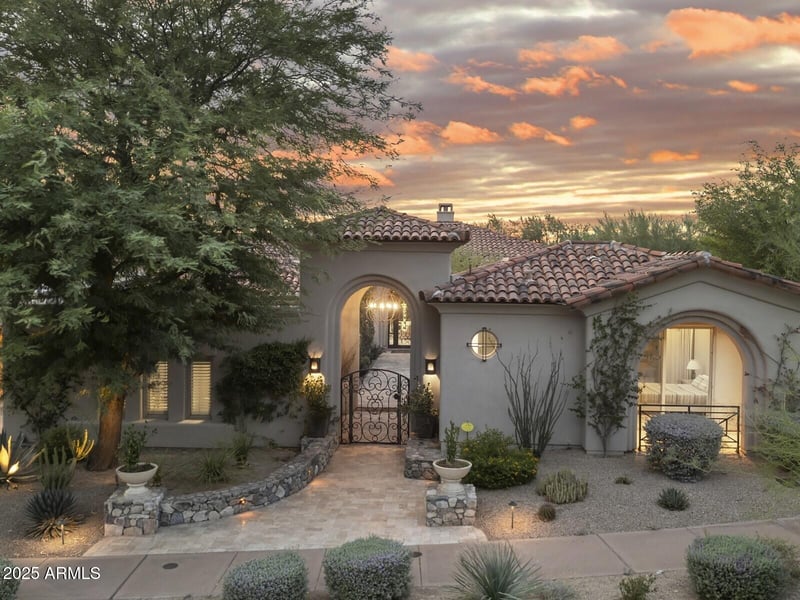 9290 Thompson Peak Pw #142, Scottsdale, AZ 85255