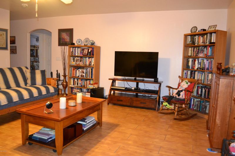 93 E 14th Ave, Apache Junction, AZ 85119