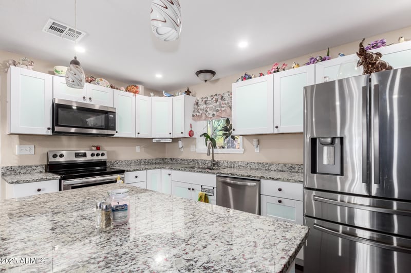 930 Friar Ave, Apache Junction, AZ 85119