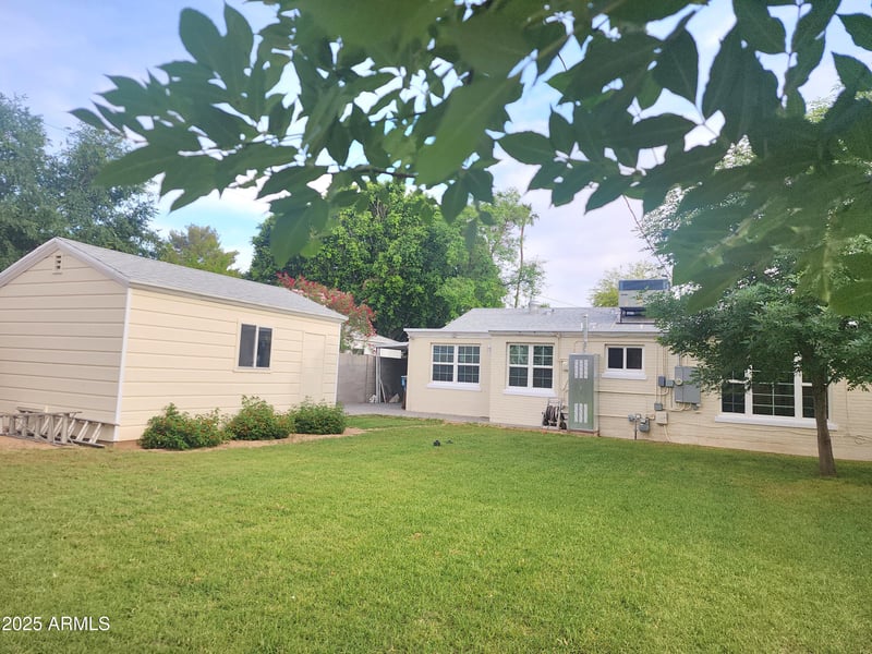 930 Mackenzie Dr, Phoenix, AZ 85013