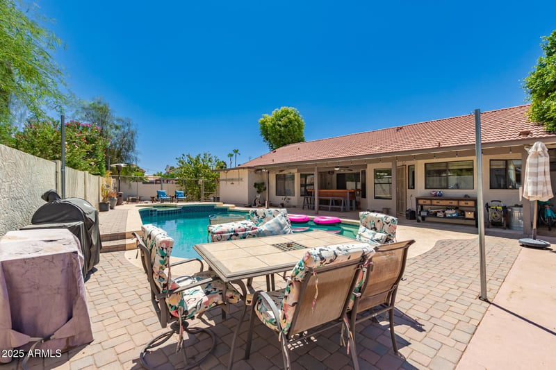 930 Sandal Cir, Mesa, AZ 85205