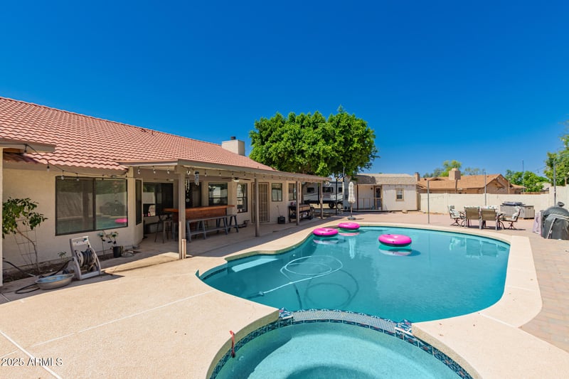 930 Sandal Cir, Mesa, AZ 85205