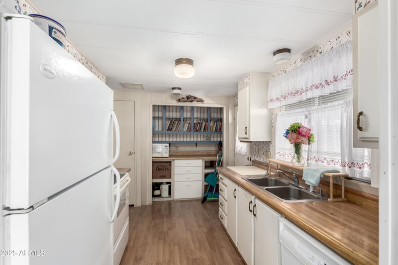 9302 Broadway Rd #16, Mesa, AZ 85208