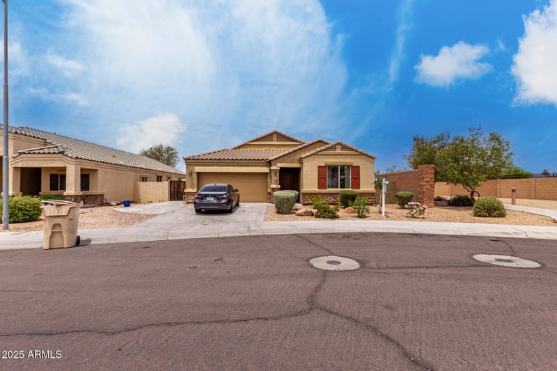 9302 Georgia Ave, Glendale, AZ 85305