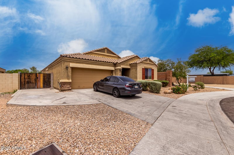 9302 Georgia Ave, Glendale, AZ 85305
