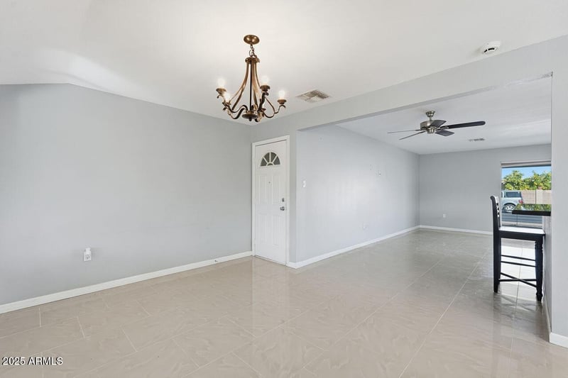 9307 Arrowhead Dr, Sun City, AZ 85351