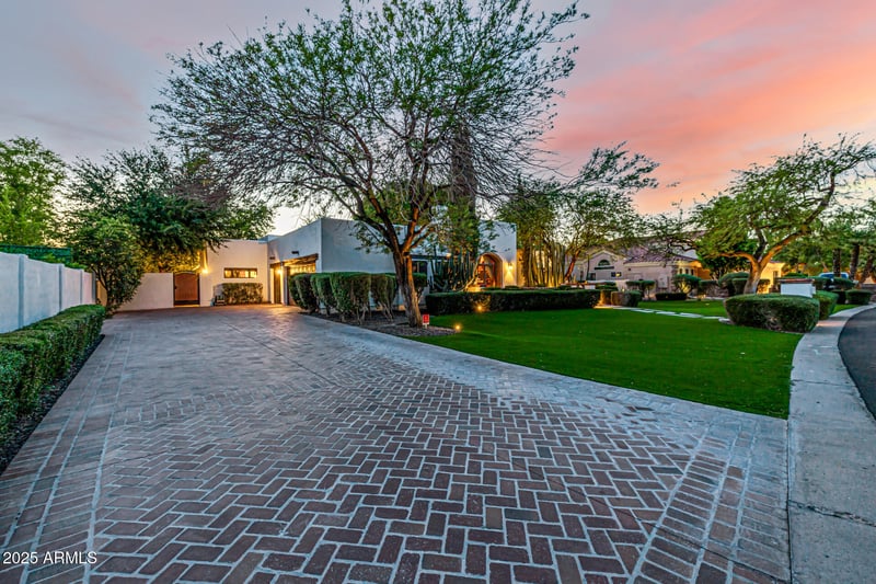 9310 Bala Dr, Tempe, AZ 85284