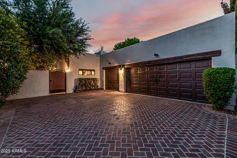 9310 Bala Dr, Tempe, AZ 85284