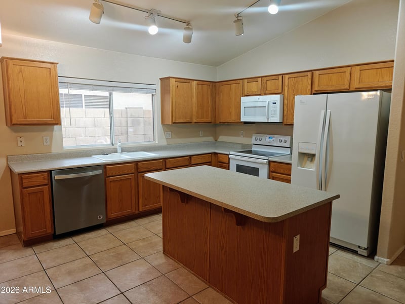 9310 Lobo Ave, Mesa, AZ 85209
