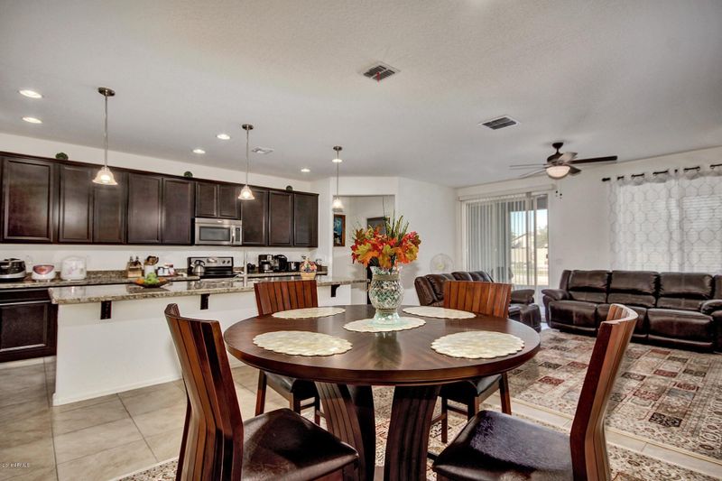 9310 W Odeum Ln, Tolleson, AZ 85353