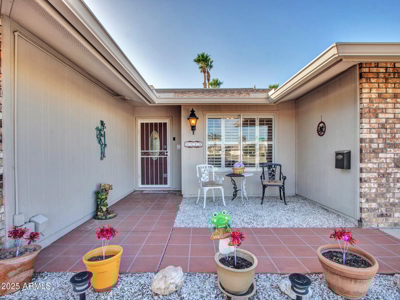 9313 Arrowhead Dr, Sun City, AZ 85351