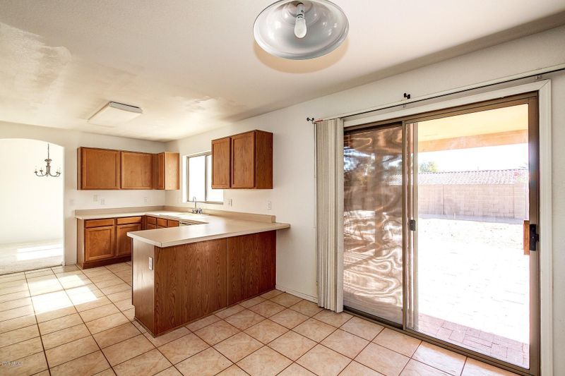 9313 E Fox St, Mesa, AZ 85207