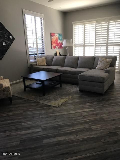 9317 E Greenway St, Mesa, AZ 85207