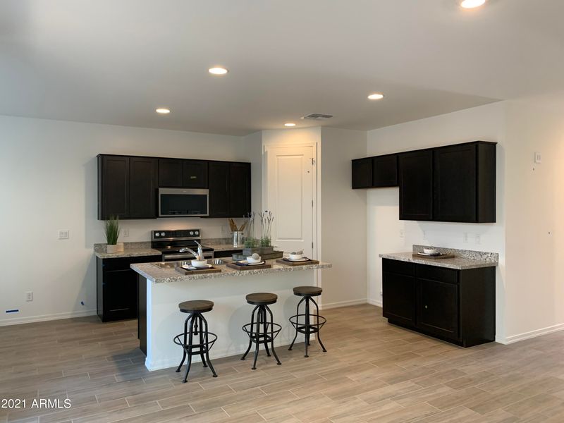 9318 E Saturn Ave, Mesa, AZ 85212