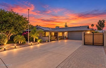 9319 W Glen Oaks Cir, Sun City, AZ 85351