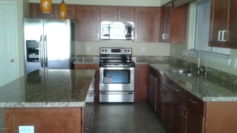 932 E South Fork Dr, Phoenix, AZ 85048