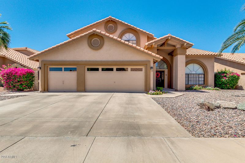 932 W Iris Dr, Gilbert, AZ 85233