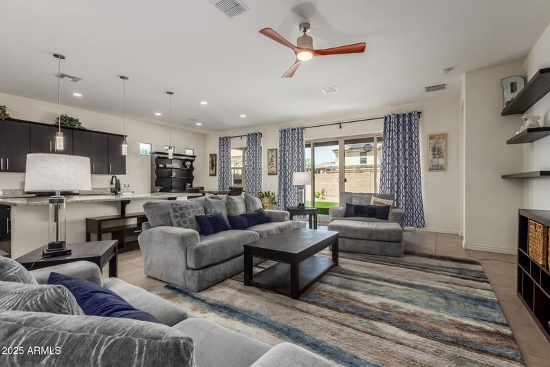 9320 Meadowbrook Ave, Phoenix, AZ 85037