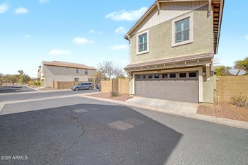 9321 34th Ln, Laveen, AZ 85339