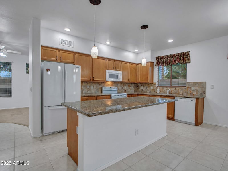 9321 Clara Ln, Peoria, AZ 85382