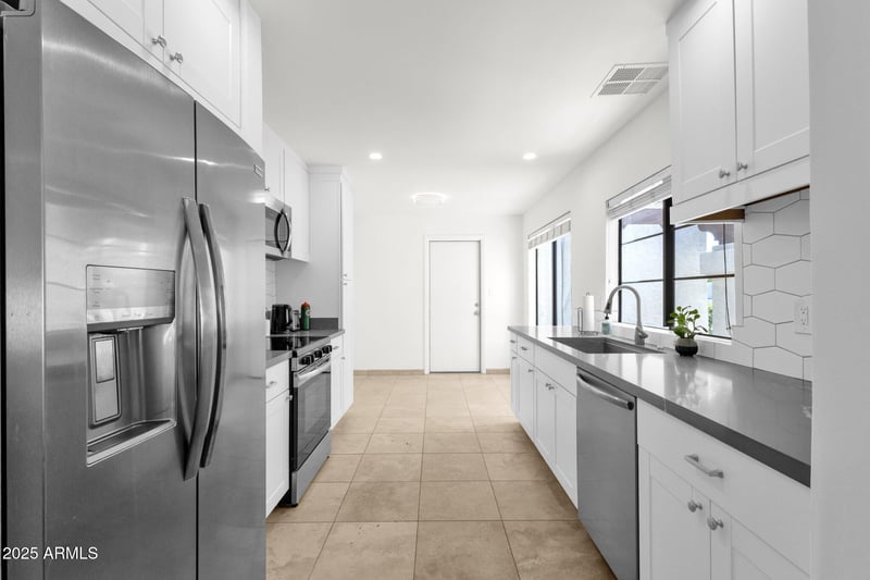 9322 Jenan Dr, Scottsdale, AZ 85260
