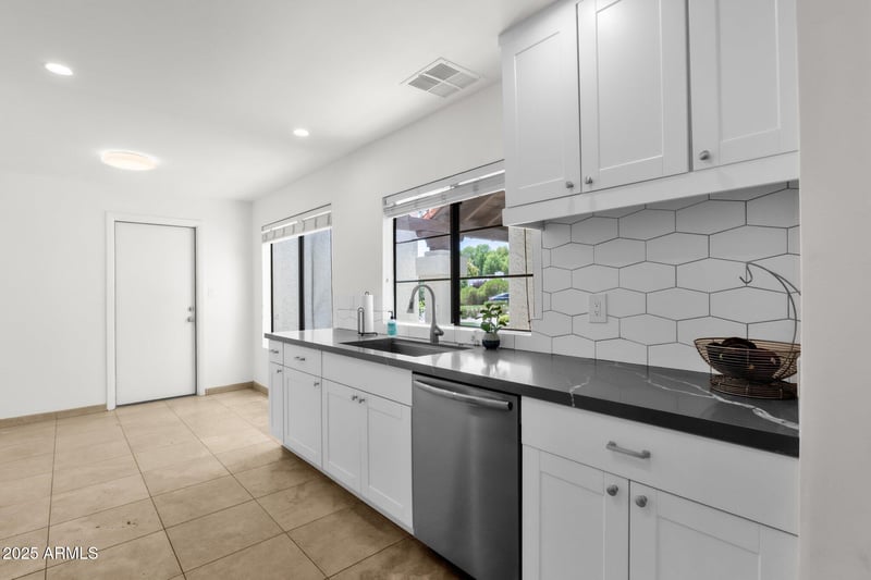 9322 Jenan Dr, Scottsdale, AZ 85260