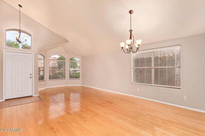 9323 E Pampa Ave, Mesa, AZ 85212