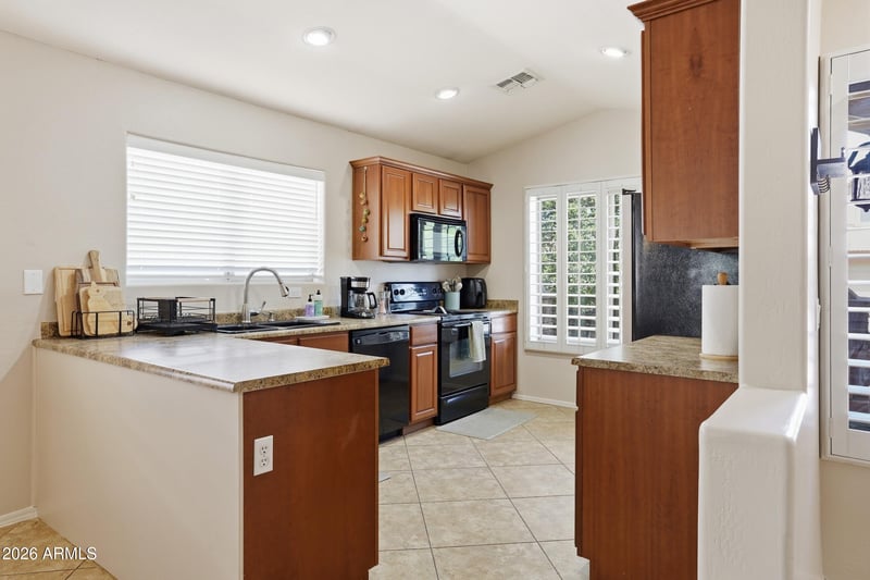 9323 Kingman St, Tolleson, AZ 85353